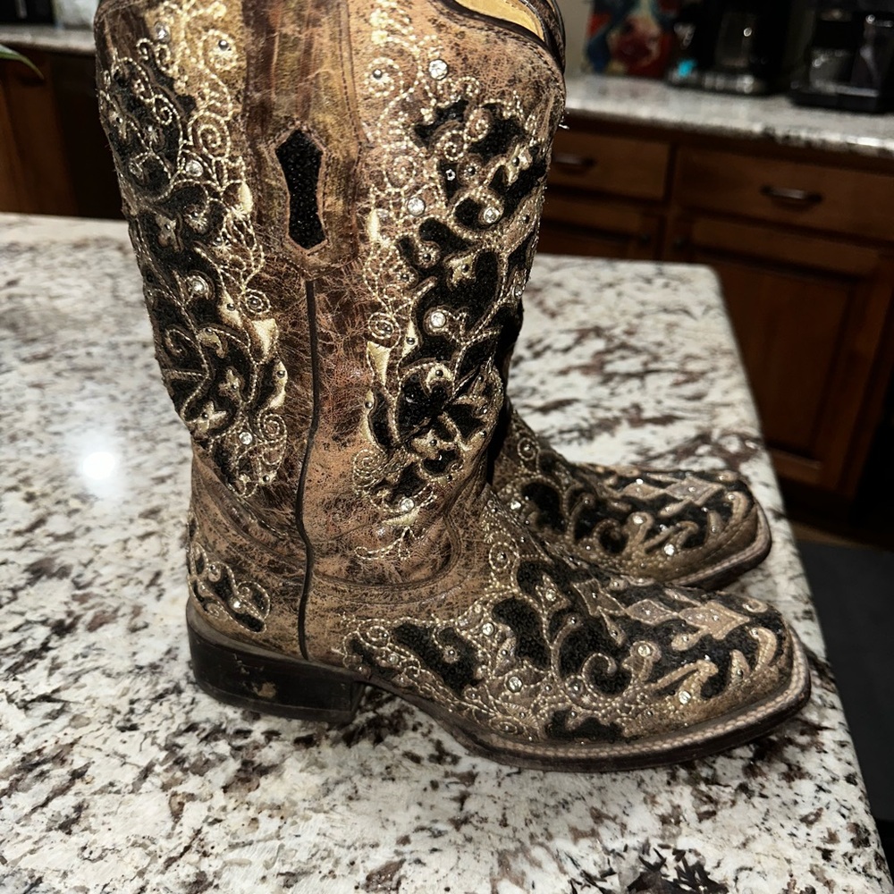 Embroidered Western Cowboy Boots